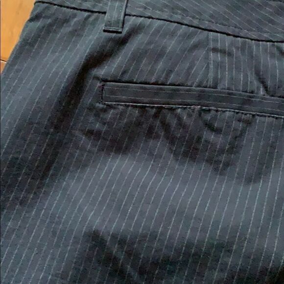 Gap long shorts navy and blue stripe - Picture 6 of 6